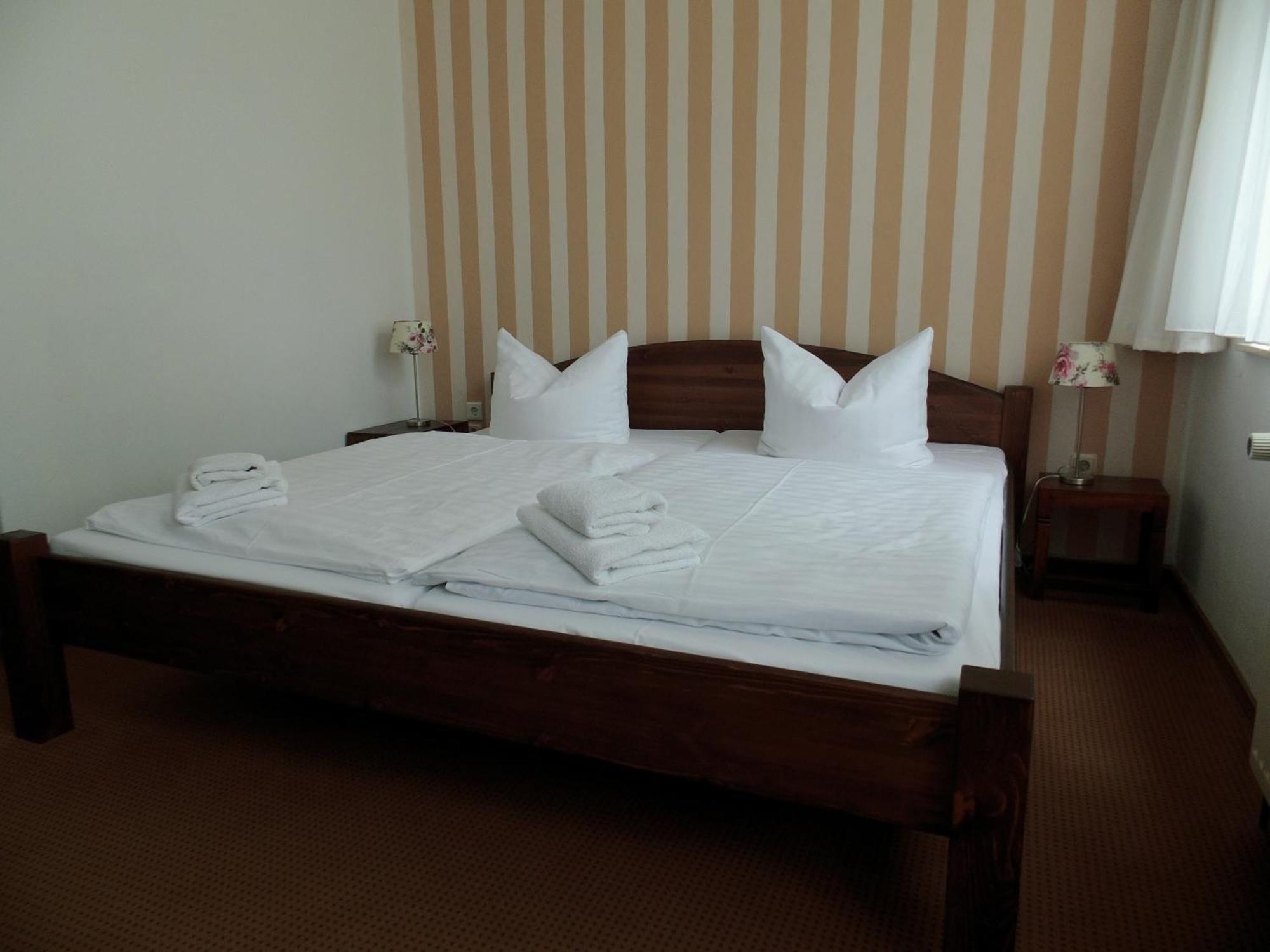 Pension&Restaurant Alte Schule Kluis Chambre photo